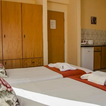 Yiannis The Beekeeper Hotel *