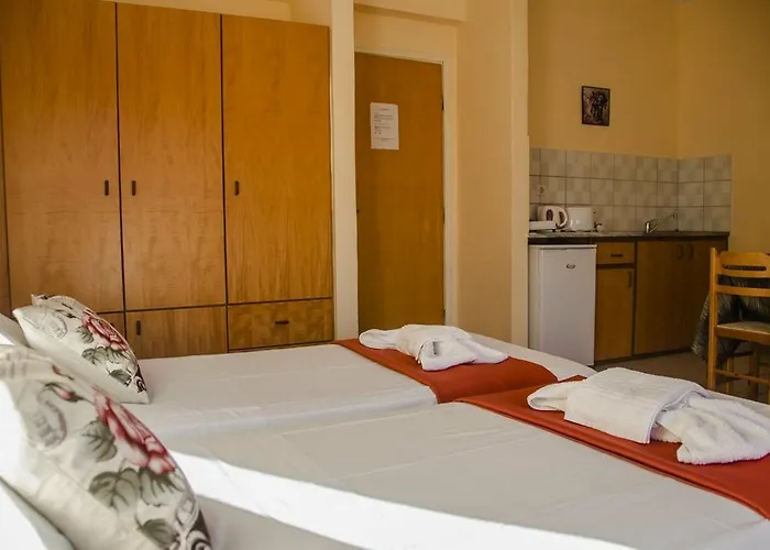 Yiannis The Beekeeper Hotel *